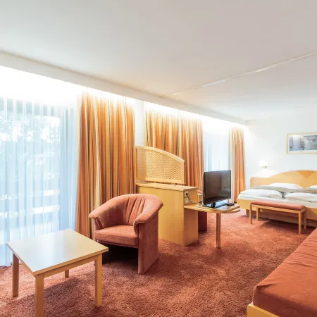Hotel Schützenhof Отели в г. Айторф