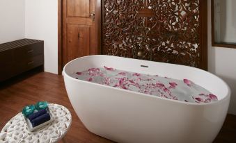 Flow by the Amber Collection - Luxury River Cruises in Sri Lanka