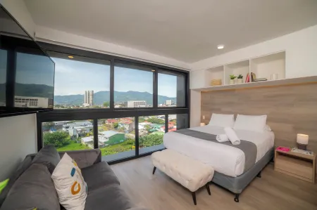 Bee Suites San Jose - Escalante Отели в г. Sector Concepcion