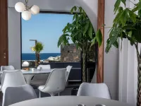Made by the Sea Villa 3 Hotels in Mades