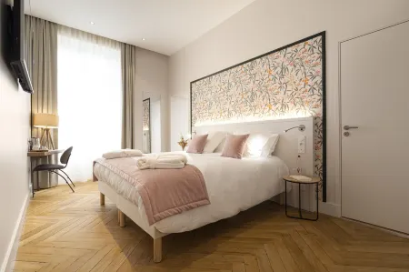 Domaine et Chateau de Valinches - Hotel & Restaurant Отели в г. Вивроль