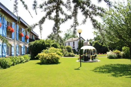 La Berteliere, the Originals Relais Отели в г. Котеврар