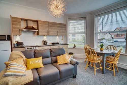 Beachmount Holiday Apartments - Apartments