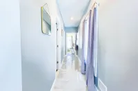 Group Friendly 6Br Near Aquarium & Niagara Falls Hotels in Lewiston