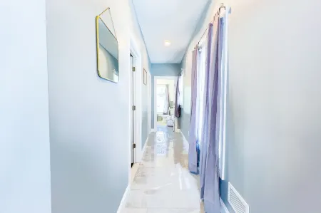 Group Friendly 6Br Near Aquarium & Niagara Falls Отели рядом с достопримечательностью «Водопады Бридал Вейл»