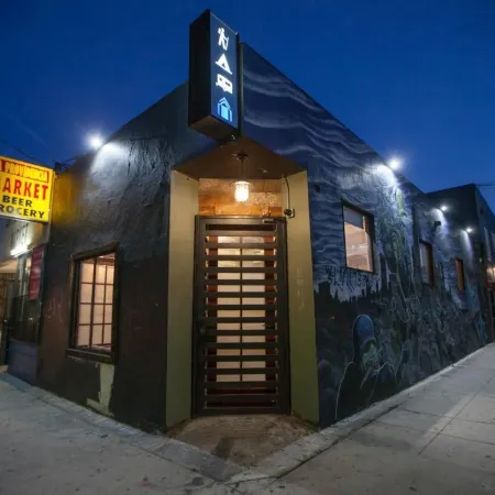 PodShare East Hollywood Отели рядом с достопримечательностью «Кореатаун»