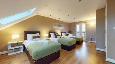 Charming 5-Bed House in Romford