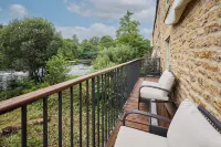 Host & Stay - River View Cottage - parking