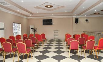 Room in Lodge - Choice Gate Hotel-Business Double