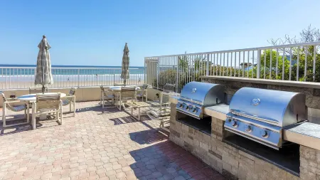 Fantasy Island Resort, Daytona Beach Shores Отели рядом с достопримечательностью «Парк Ван Авеню»