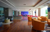 Truntum Padang Hotel - bar