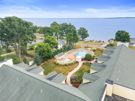 Kelleys Island Venture Resort Отели рядом с достопримечательностью «Парк Джеймс»