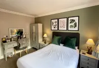 The Abbey Hotel Hotels in Battle