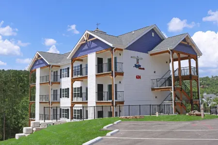 Stormy Point Village Lakeside Отели рядом с достопримечательностью «Силвер Доллар Сити»