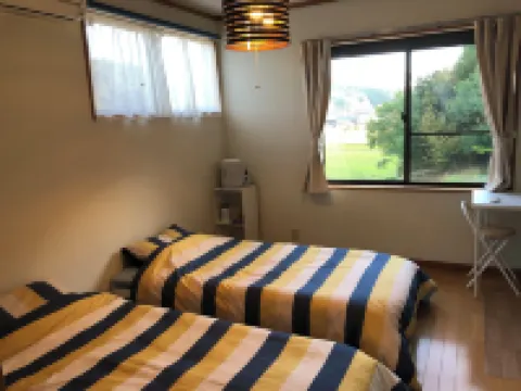 Share Creative&Bed Adonoan