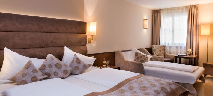 Hotel König Hotele w: Passau