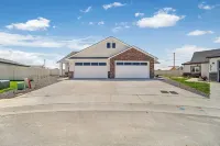 893 Brand new construction 2 level townhome central TF Hotels near Exotic Guppy