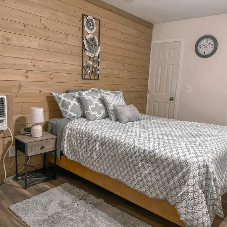 Nature's Cedar Creek Getaway