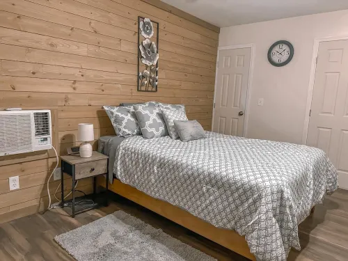 Nature's Cedar Creek Getaway