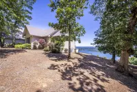 Breathtaking Lakeview Home in Diamond Bluff