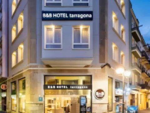 塔拉戈納中心烏比斯住宿加早餐旅館 塔拉戈納水渠附近的飯店