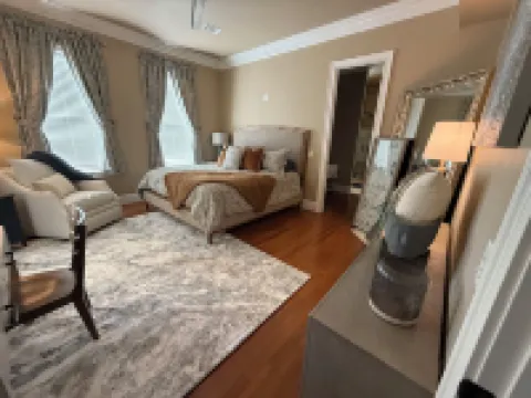 Lake View Prime Location, Community Dock w swim ladders, covered boat slip,