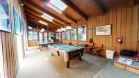 Private Balcony and Access to Pool and Jacuzzi - Charming Mountain Haven