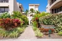 Ground floor condo with WiFi, lanai, shared pool, pool spa, hot tub, tennis Hotels in Puako