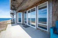 Whale Watching and Cozy Fireplace - Stunning Oceanfront Retreat