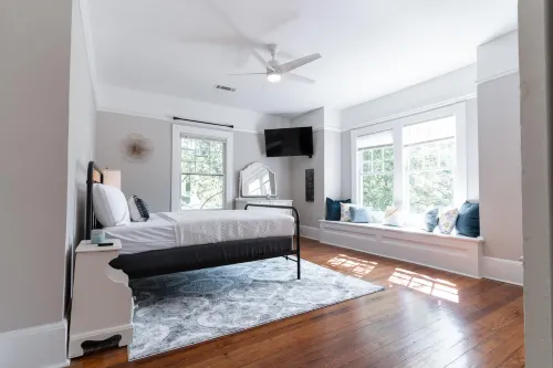 Flawlessly Reimagined 5BR Home Mins to Capitol Hotels in Montgomery