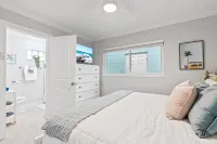 Seaside Haven - WiFi, Walk to Village, Private Patio