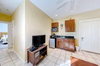 Downtown suite near with water with central AC and shared washer/dryer Hotels in Northeast Harbor