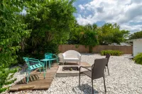 Pool, Outdoor Fire Pit and Arcade Games - Captivating Coastal Retreat