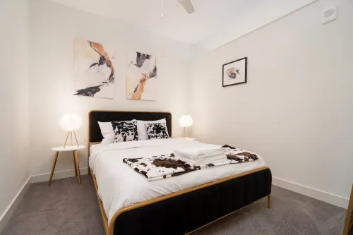 Modern Apt DT - Parking, Gym & Hot Tub!