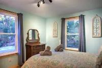 Tranquil Hideaway with Hot Tub and Scenic Deck - Cozy Forest Retreat Hotels in Cooper Gap
