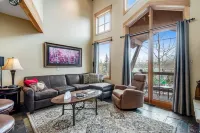 Mountain View Townhome w/ Private Deck, Gas Grill, WiFi, & Gas Fireplace