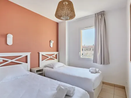 Odalys Référence le Mas des Flamants Отели рядом с достопримечательностью «Salin d'Aigues-Mortes»