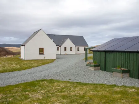 Solace Отели рядом с достопримечательностью «Корал Бич»