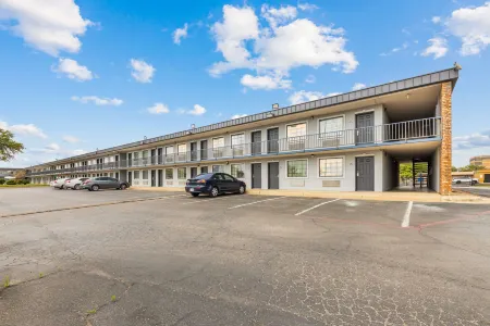 Americas Best Value Inn-Ft. Worth/Hurst Отели в г. Ричленд Хилс