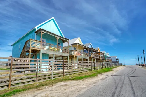 Shared Pool and Private Boat Dock Retreat - Stunning Waterfront Oasis