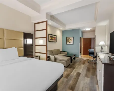 JFK貝斯特韋斯特優質套房酒店 北小石城酒店