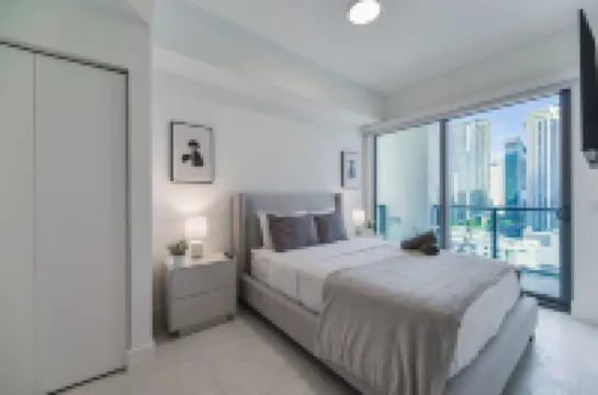 ハイエンド ブリッケル コンド のホテル