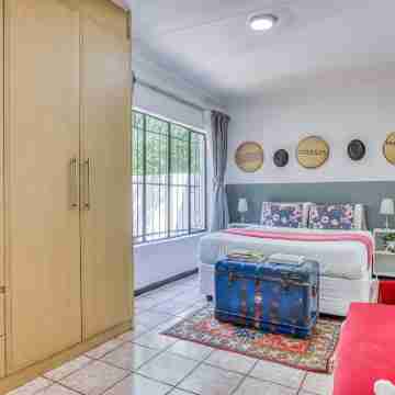 The Cottage-1 Bed-Pool-BBQ-Fibre-Solar-Samrand Rooms