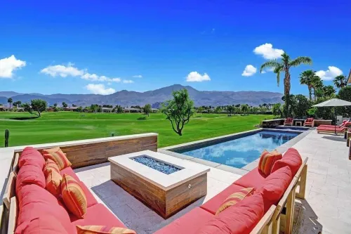 Legends by AvantStay Stunning Golf Villa Featuring Spa Pool Fire-Pit Hotels in La Quinta