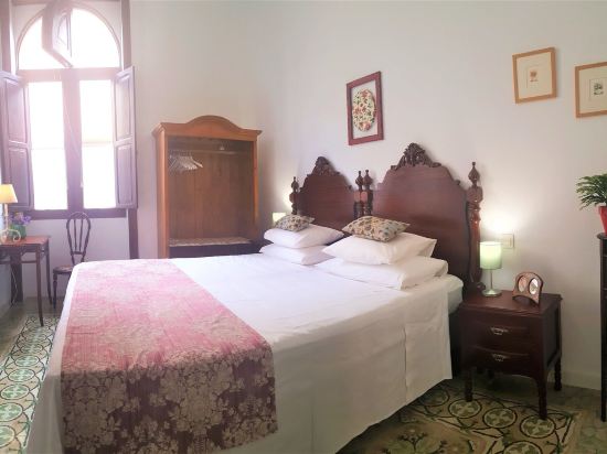 Los Canaritos Guest-House
