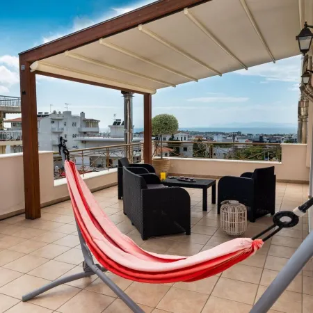 Leo - Unique Glyfada Apartment