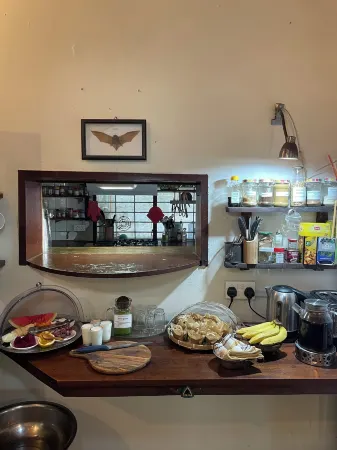 Hechtech House Отели рядом с достопримечательностью «TEMP BOOTH F 787/1 (AMERICAN EMBASSY»