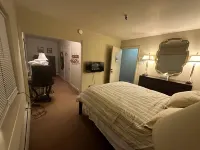 The Oaks B&B Hotel and Spiritual Center Hotels in Jamestown