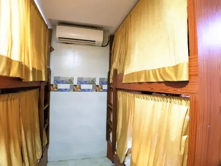 Hexa Ahlan Dorm - Hostel