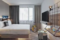 Moxy Hamburg City Hotels near Argentinienbrucke